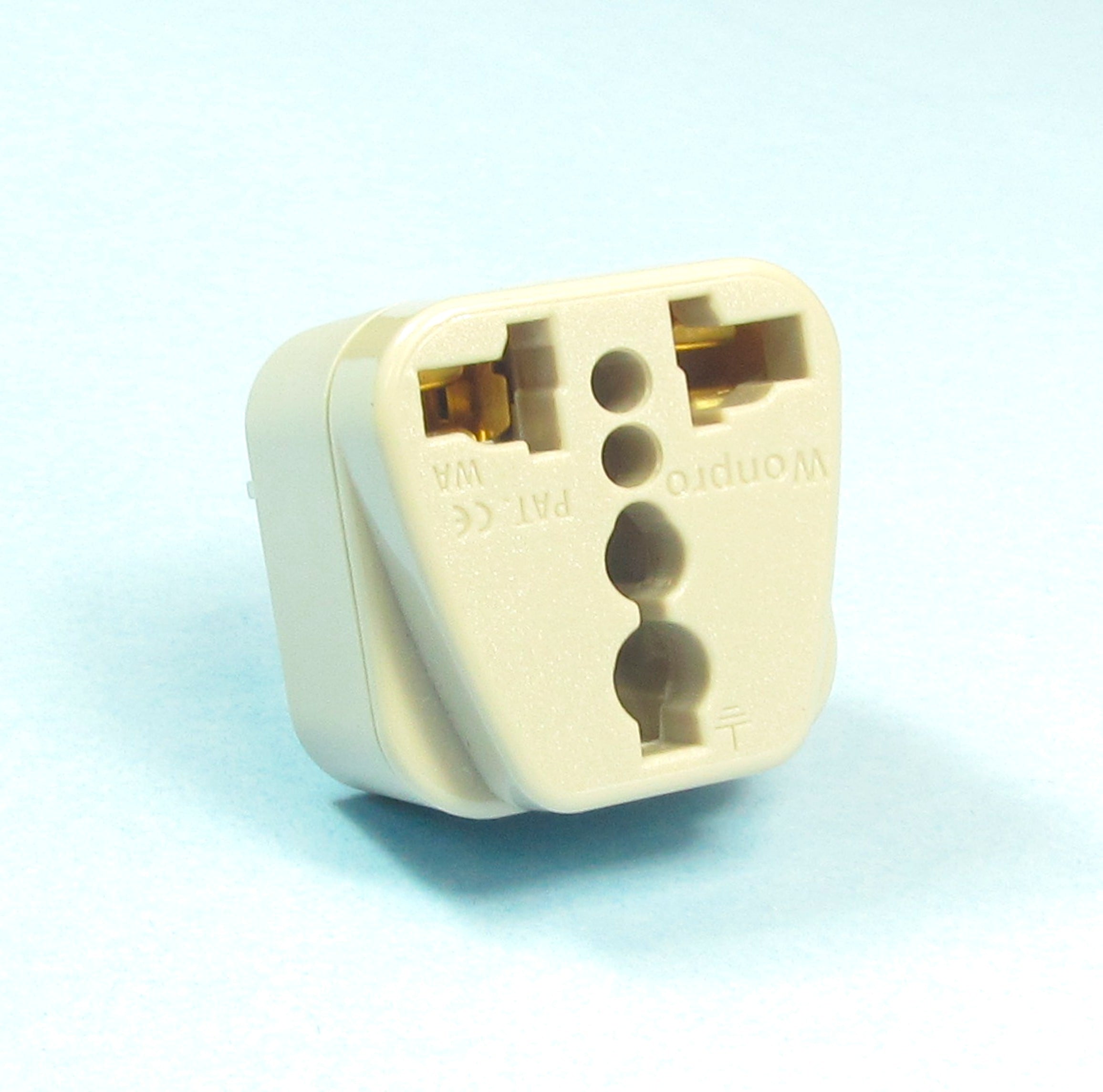 ADM-7782, ADAPTER, AC PLUG, EURO/US2-PRONG TO NEMA 6-15P